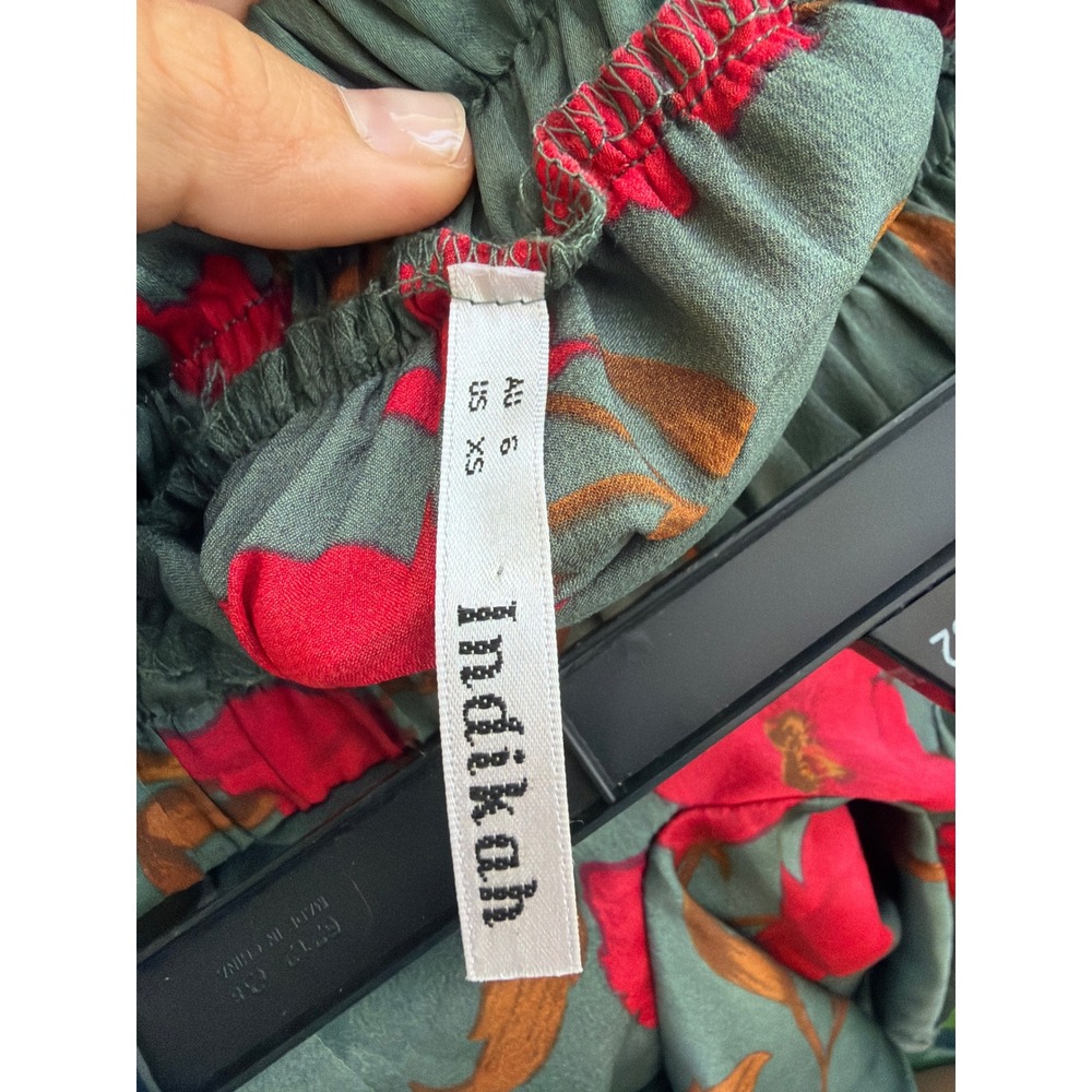 Indikah Sage Green Red Floral Pleated Flared Mini Skirt XS - Picture 3 of 3
